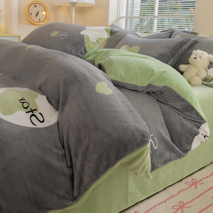 91家纺网 家纺一手货源 找家纺 （总）富馨莱 2025新款牛奶绒印花四件套240克面料支持一件定制尺寸