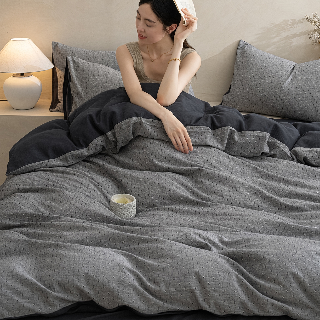 91家纺网 家纺一手货源 找家纺 典曼家纺 2025秋冬新品棉麻提花磨毛四件套-云缦系列 云缦-灰