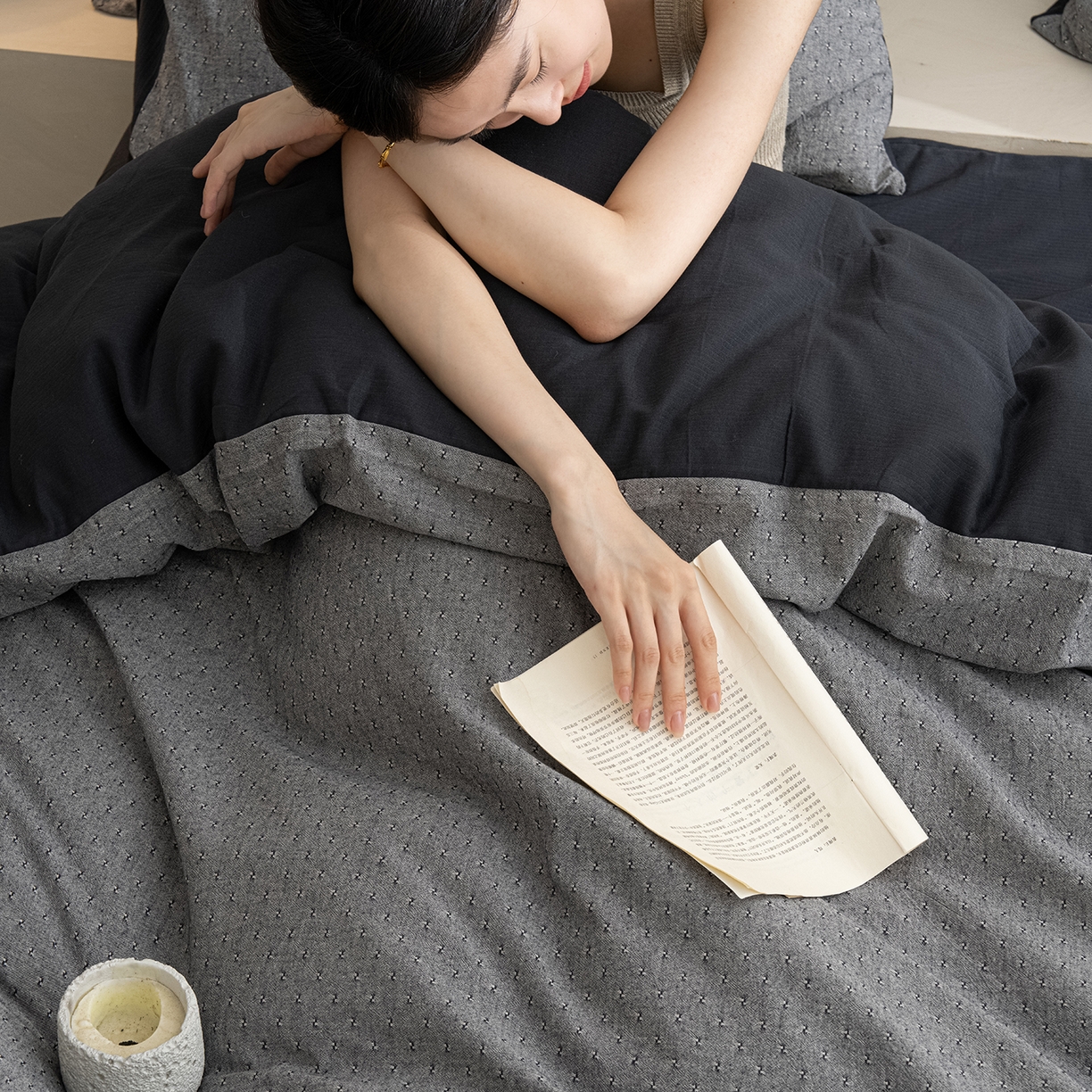 91家纺网 家纺一手货源 找家纺 典曼家纺 2025秋冬新品棉麻提花磨毛四件套-云缦系列 云缦-灰