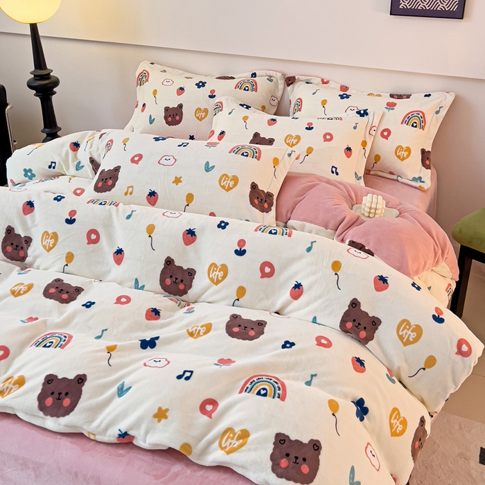 91家纺网 家纺一手货源 找家纺 富馨莱 2025新款牛奶绒印花四件套240克面料支持一件定制尺寸 彩虹熊