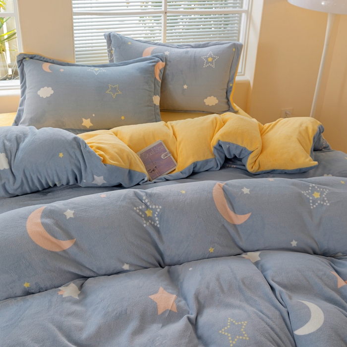 91家纺网 家纺一手货源 找家纺 富馨莱 2025新款牛奶绒印花四件套240克面料支持一件定制尺寸 梦幻星空