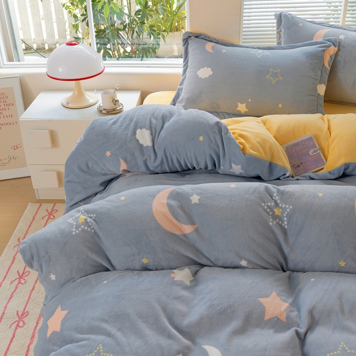 91家纺网 家纺一手货源 找家纺 富馨莱 2025新款牛奶绒印花四件套240克面料支持一件定制尺寸 梦幻星空