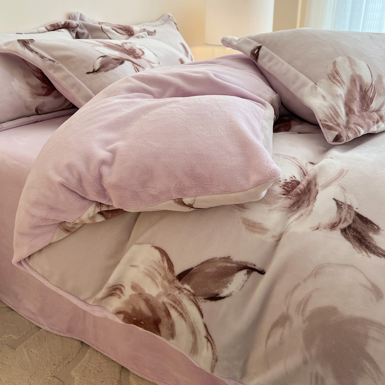 91家纺网 家纺一手货源 找家纺 富馨莱 2025新款牛奶绒印花四件套240克面料支持一件定制尺寸 水墨花开