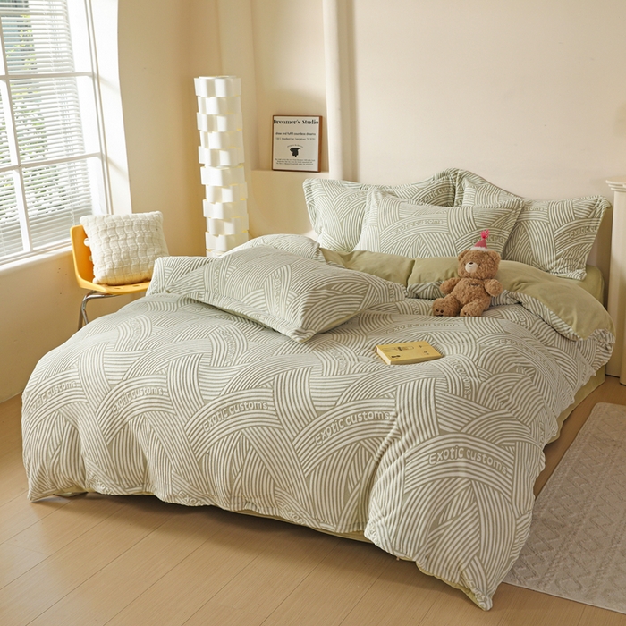 91家纺网 家纺一手货源 找家纺 富馨莱 2025新款牛奶绒印花四件套240克面料支持一件定制尺寸 斯洛特-绿