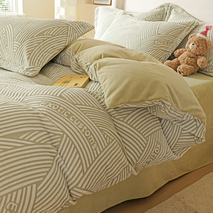 91家纺网 家纺一手货源 找家纺 富馨莱 2025新款牛奶绒印花四件套240克面料支持一件定制尺寸 斯洛特-绿