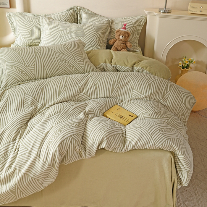 91家纺网 家纺一手货源 找家纺 富馨莱 2025新款牛奶绒印花四件套240克面料支持一件定制尺寸 斯洛特-绿