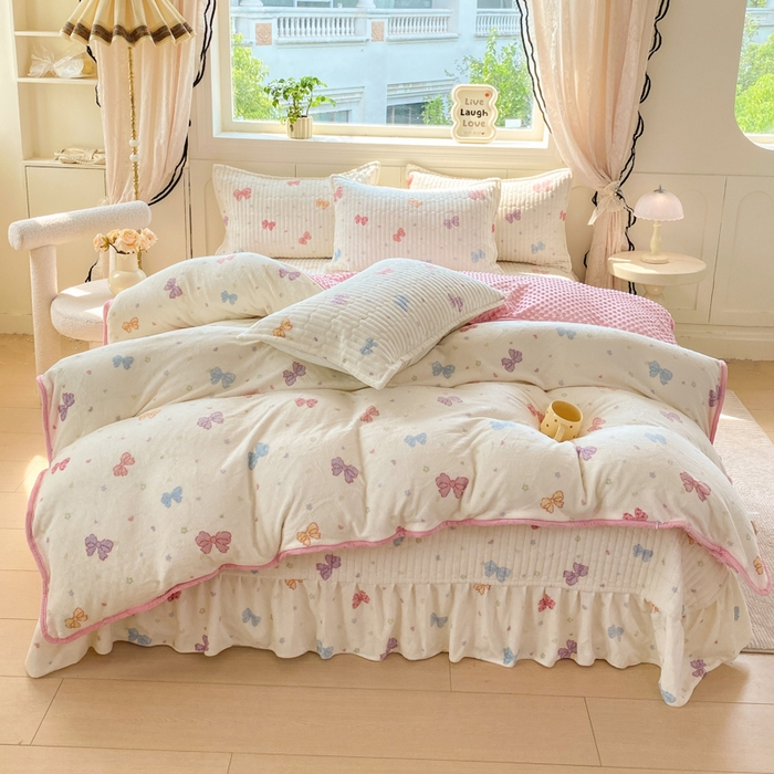 91家纺网 家纺一手货源 找家纺 （总）尚美 2025新款豆豆绒牛奶绒大花边床盖四件套（床盖花边随机）