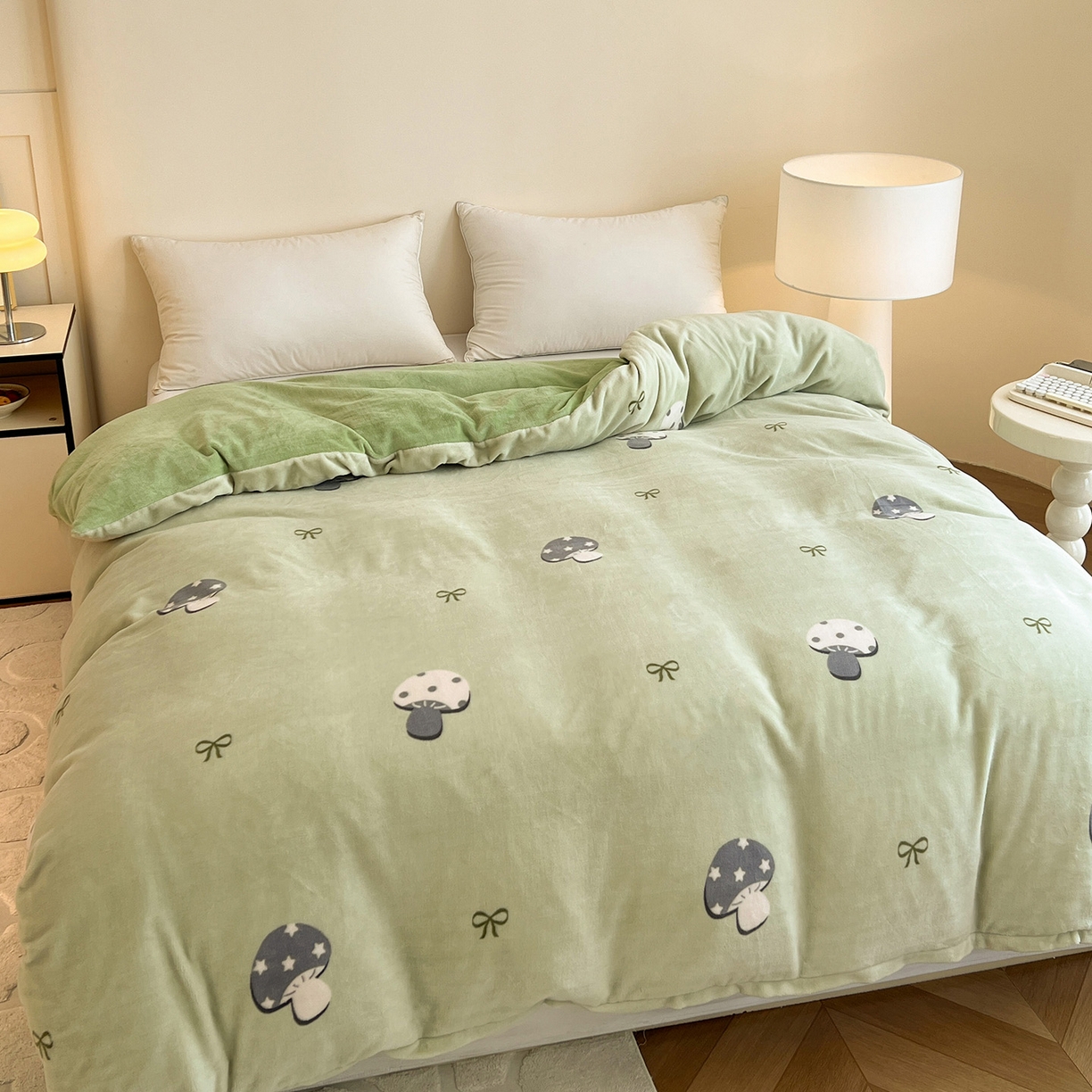 91家纺网 家纺一手货源 找家纺 富馨莱 2025新款牛奶绒印花四件套240克面料支持一件定制尺寸 小毛菇