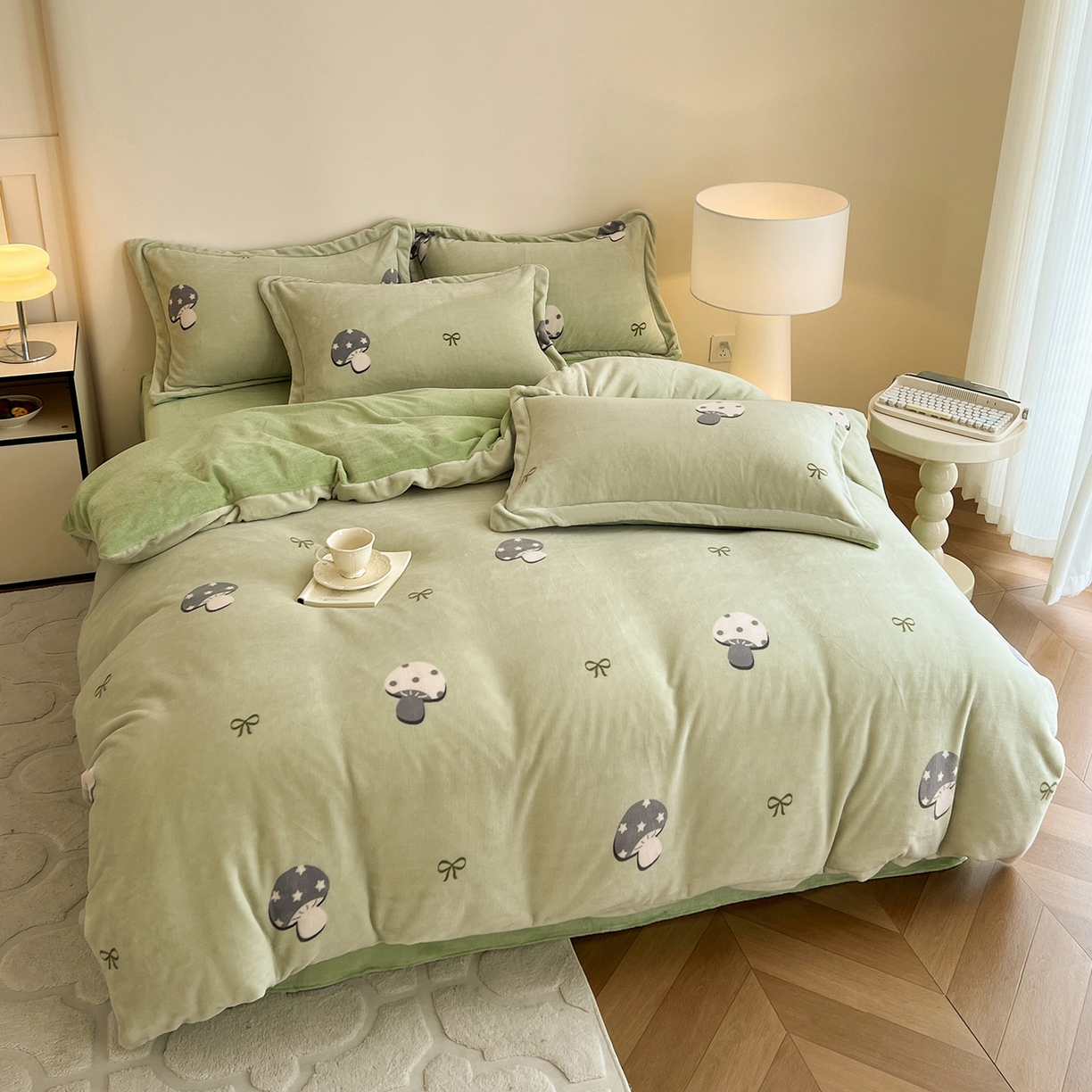 91家纺网 家纺一手货源 找家纺 富馨莱 2025新款牛奶绒印花四件套240克面料支持一件定制尺寸 小毛菇