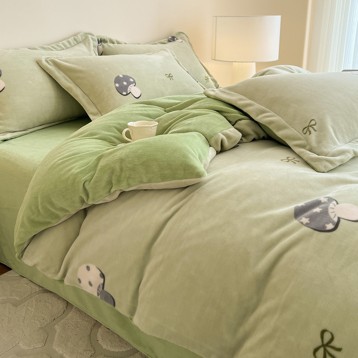 91家纺网 家纺一手货源 找家纺 富馨莱 2025新款牛奶绒印花四件套240克面料支持一件定制尺寸 小毛菇