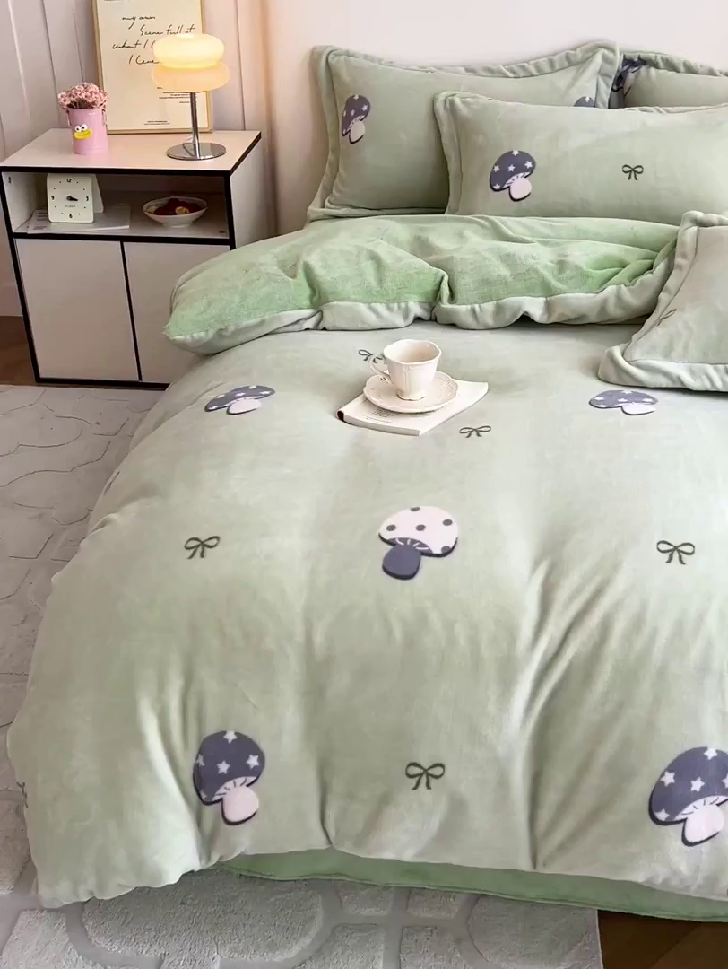 91家纺网 家纺一手货源 找家纺 富馨莱 2025新款牛奶绒印花四件套240克面料支持一件定制尺寸 小毛菇