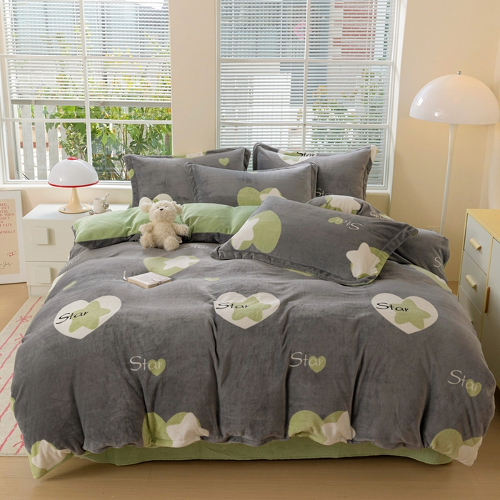 91家纺网 家纺一手货源 找家纺 富馨莱 2025新款牛奶绒印花四件套240克面料支持一件定制尺寸 心星相印