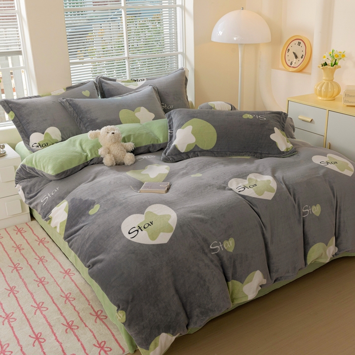 91家纺网 家纺一手货源 找家纺 富馨莱 2025新款牛奶绒印花四件套240克面料支持一件定制尺寸 心星相印