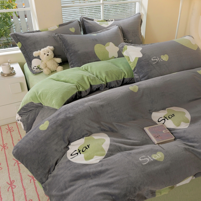 91家纺网 家纺一手货源 找家纺 富馨莱 2025新款牛奶绒印花四件套240克面料支持一件定制尺寸 心星相印