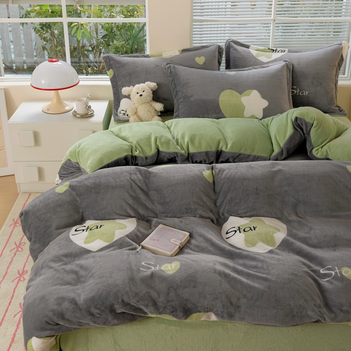 91家纺网 家纺一手货源 找家纺 富馨莱 2025新款牛奶绒印花四件套240克面料支持一件定制尺寸 心星相印