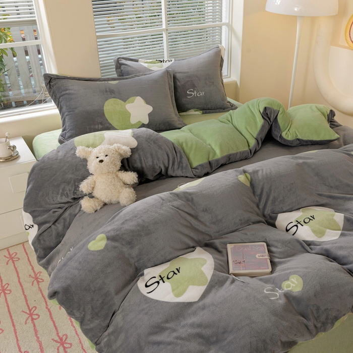 91家纺网 家纺一手货源 找家纺 富馨莱 2025新款牛奶绒印花四件套240克面料支持一件定制尺寸 心星相印