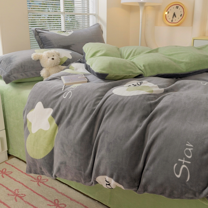 91家纺网 家纺一手货源 找家纺 富馨莱 2025新款牛奶绒印花四件套240克面料支持一件定制尺寸 心星相印