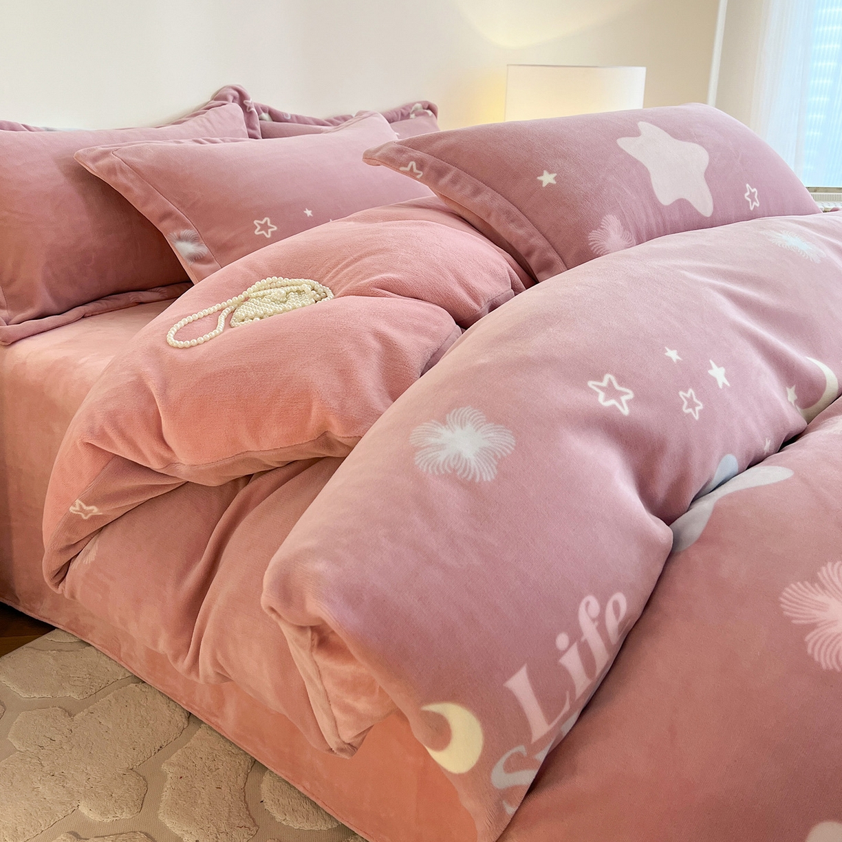 富馨莱 2025新款牛奶绒印花四件套240克面料支持一件定制尺寸 星光闪闪