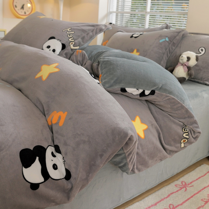 富馨莱 2025新款牛奶绒印花四件套240克面料支持一件定制尺寸 熊猫-灰