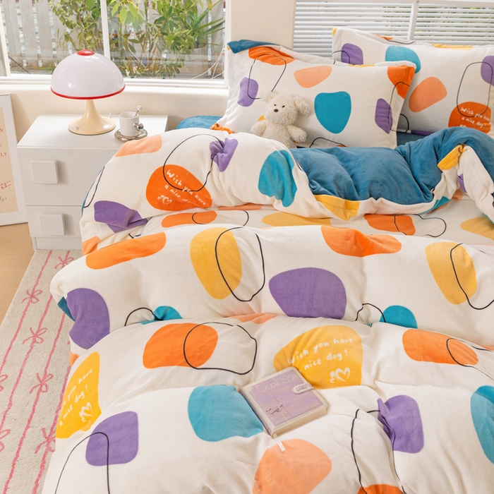 91家纺网 家纺一手货源 找家纺 富馨莱 2025新款牛奶绒印花四件套240克面料支持一件定制尺寸 雨花石