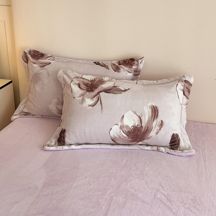 91家纺网 家纺一手货源 找家纺 （总）富馨莱 2025新款牛奶绒印花枕套240克面料