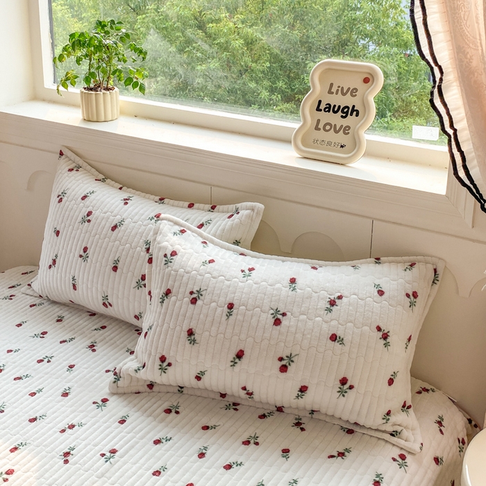 91家纺网 家纺一手货源 找家纺 尚美 2025新款豆豆绒牛奶绒大花边床盖四件套（床盖花边随机） 安哥拉红玫瑰