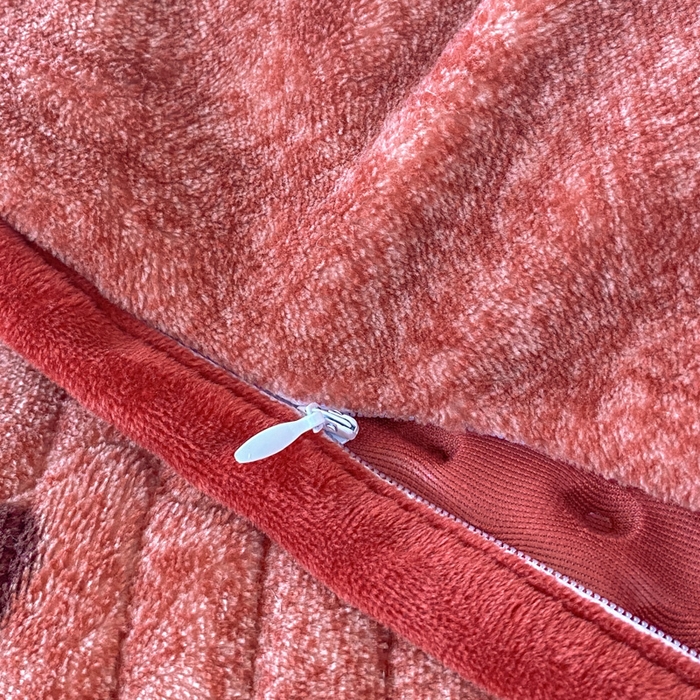 91家纺网 家纺一手货源 找家纺 尚美 2025新款豆豆绒牛奶绒大花边床盖四件套（床盖花边随机） 安歌拉红心