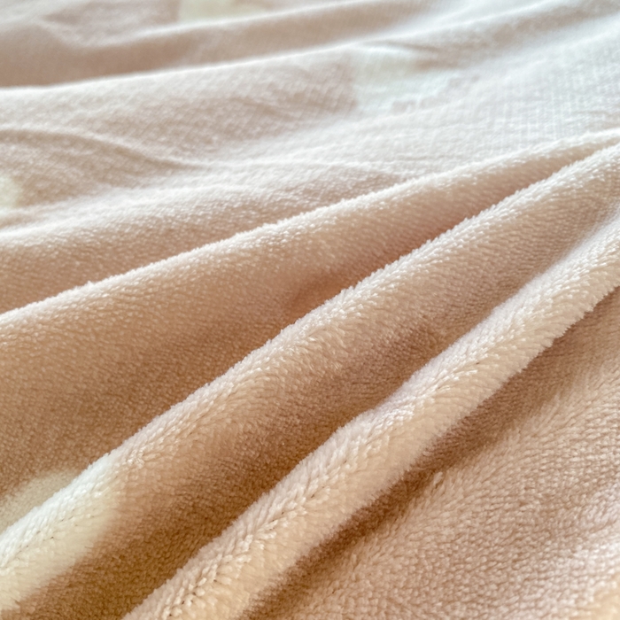 91家纺网 家纺一手货源 找家纺 尚美 2025新款豆豆绒牛奶绒大花边床盖四件套（床盖花边随机） 白色爱心卡