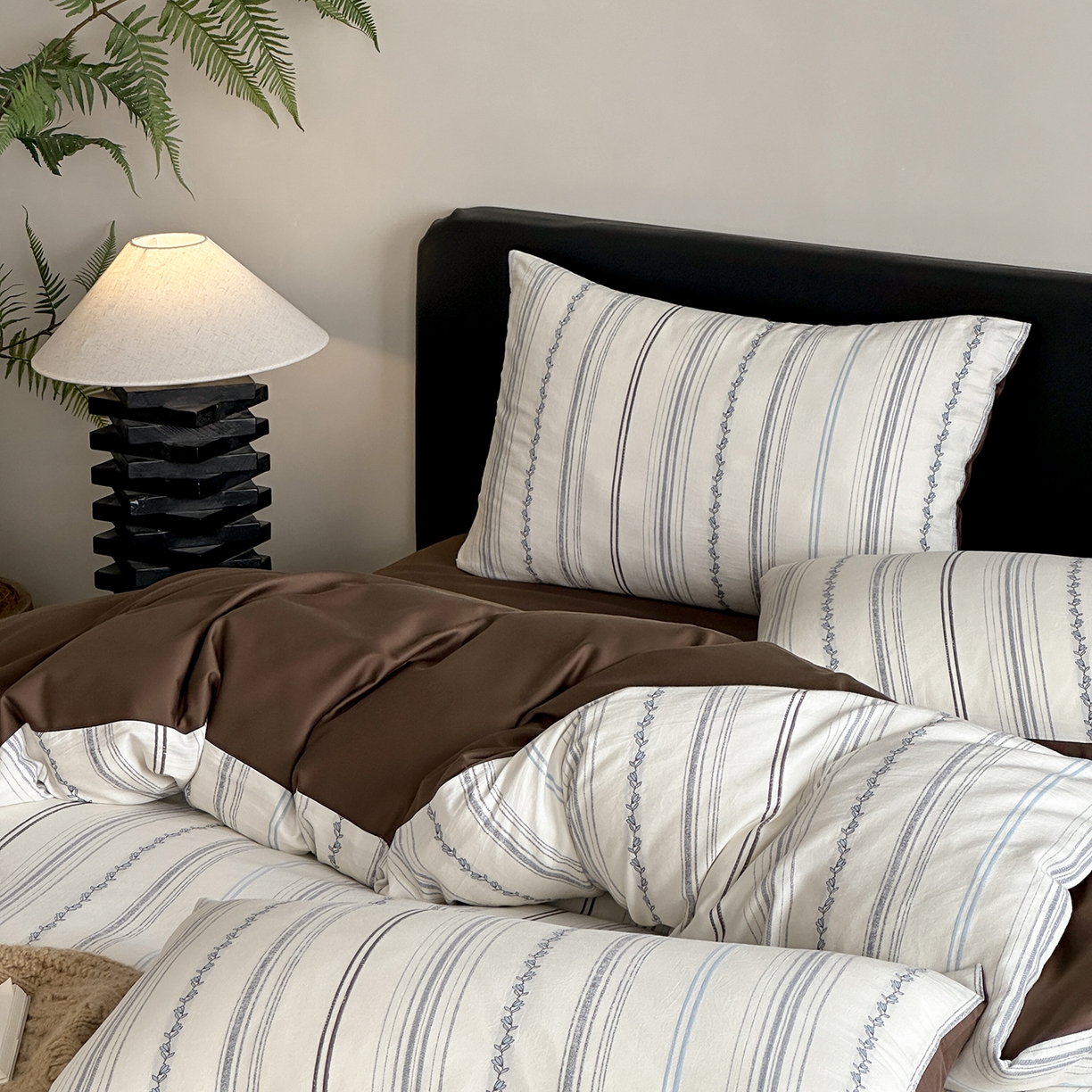 91家纺网 家纺一手货源 找家纺 （总）赫帛 2025新款60支全棉色织剪花水洗棉四件套-涧秋