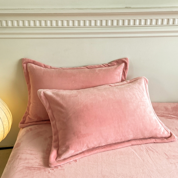 富馨莱 2025新款牛奶绒印花枕套240克面料 绒樱花粉