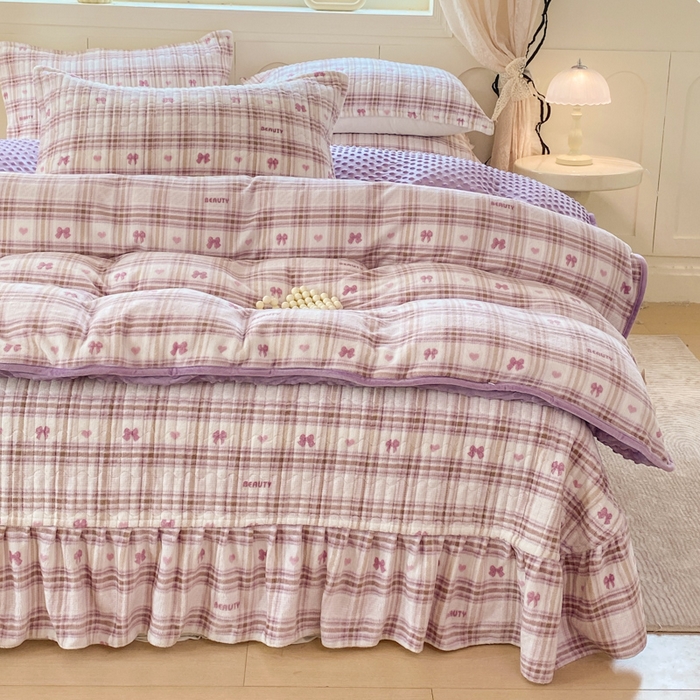 91家纺网 家纺一手货源 找家纺 尚美 2025新款豆豆绒牛奶绒大花边床盖四件套（床盖花边随机） 格子蝴蝶梦