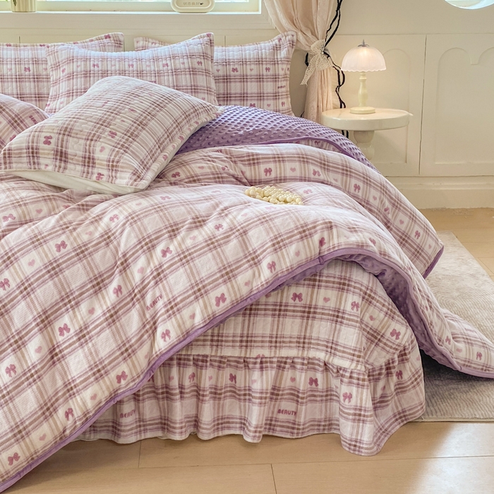 91家纺网 家纺一手货源 找家纺 尚美 2025新款豆豆绒牛奶绒大花边床盖四件套（床盖花边随机） 格子蝴蝶梦