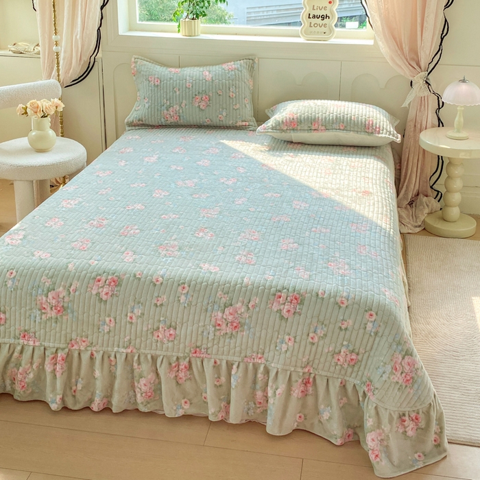 91家纺网 家纺一手货源 找家纺 尚美 2025新款豆豆绒牛奶绒大花边床盖四件套（床盖花边随机） 花语玫瑰