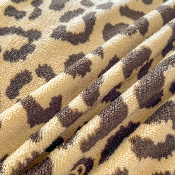 91家纺网 家纺一手货源 找家纺 尚美 2025新款豆豆绒牛奶绒大花边床盖四件套（床盖花边随机） 卡豹纹