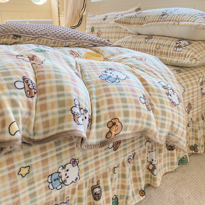 91家纺网 家纺一手货源 找家纺 尚美 2025新款豆豆绒牛奶绒大花边床盖四件套（床盖花边随机） 凯迪猫卡