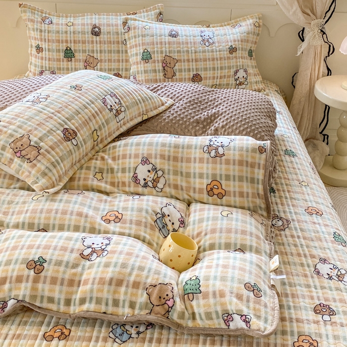 91家纺网 家纺一手货源 找家纺 尚美 2025新款豆豆绒牛奶绒大花边床盖四件套（床盖花边随机） 凯迪猫卡