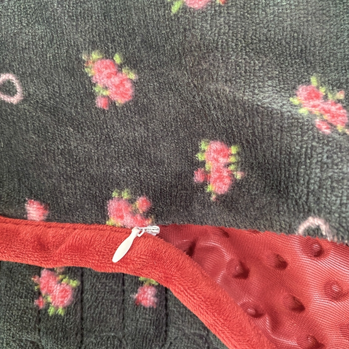 91家纺网 家纺一手货源 找家纺 尚美 2025新款豆豆绒牛奶绒大花边床盖四件套（床盖花边随机） 情满