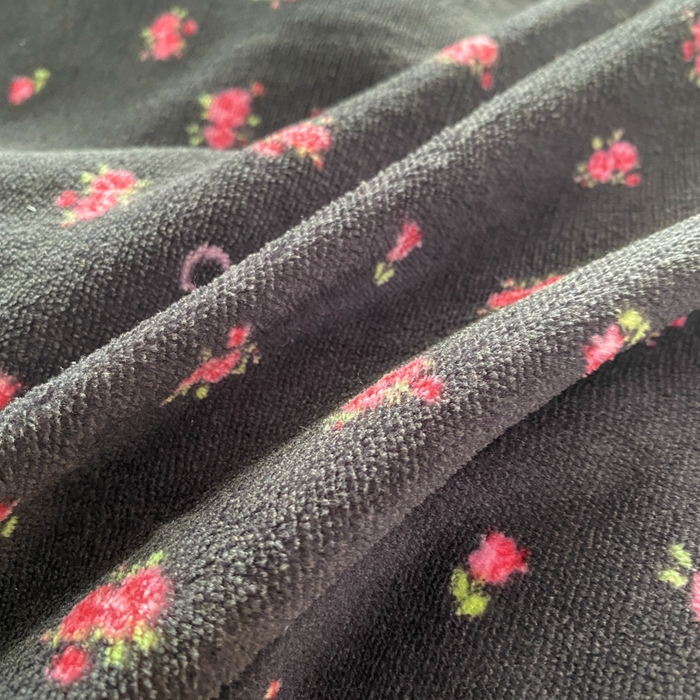 91家纺网 家纺一手货源 找家纺 尚美 2025新款豆豆绒牛奶绒大花边床盖四件套（床盖花边随机） 情满