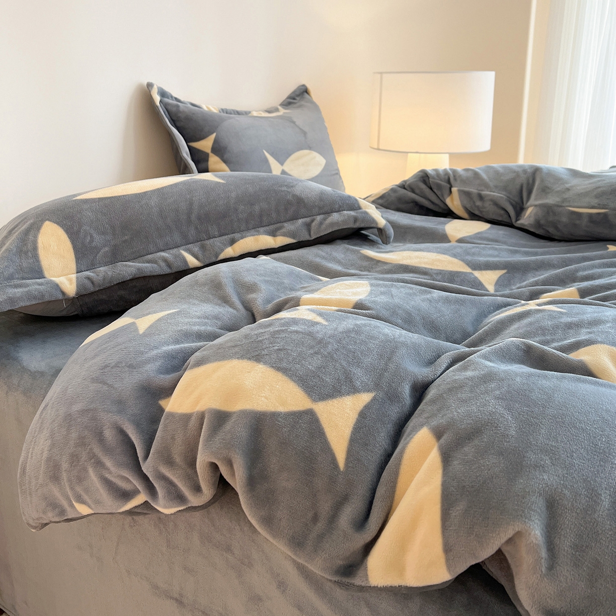 91家纺网 家纺一手货源 找家纺 （总）富馨莱 2025新款牛奶绒印花单件被套240克面料支持一件定制尺寸