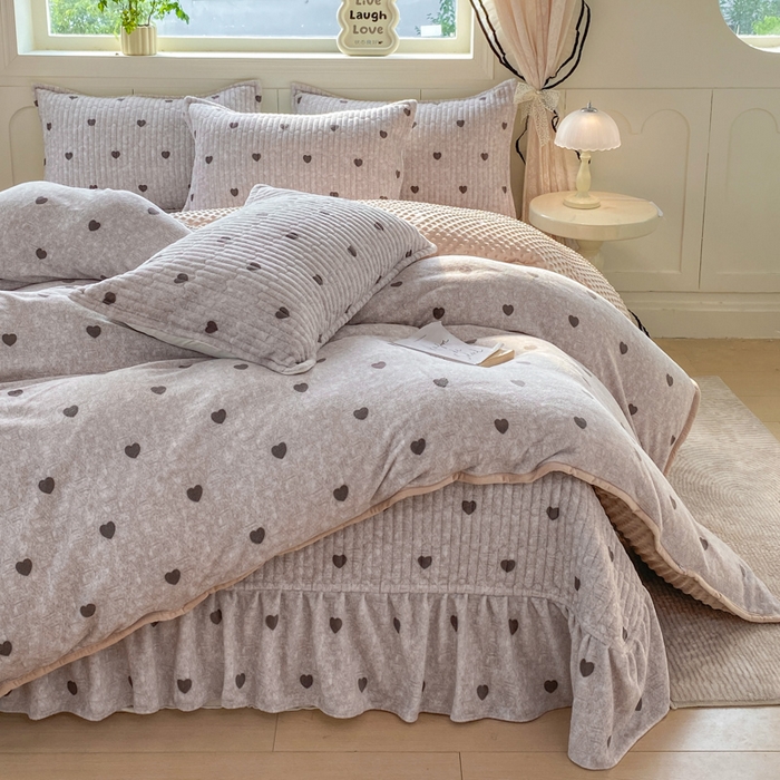 91家纺网 家纺一手货源 找家纺 尚美 2025新款豆豆绒牛奶绒大花边床盖四件套（床盖花边随机） 叶麦心