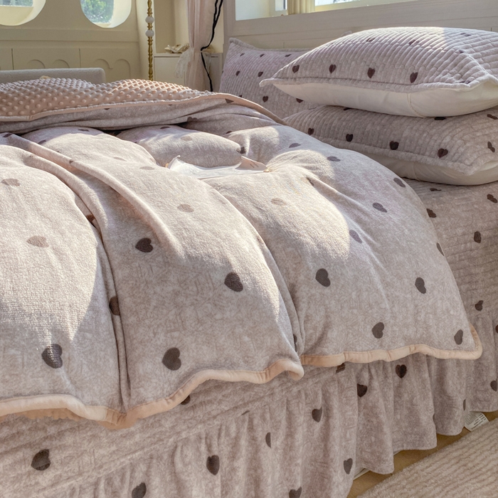 91家纺网 家纺一手货源 找家纺 尚美 2025新款豆豆绒牛奶绒大花边床盖四件套（床盖花边随机） 叶麦心