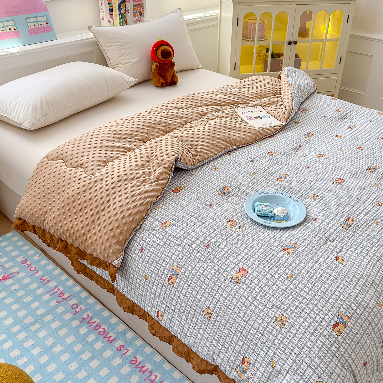 91家纺网 家纺一手货源 找家纺 芯恋家居 2025新款A类提花韩版花边豆豆冬被被子春秋被芯大豆被豆豆被 卡皮巴拉