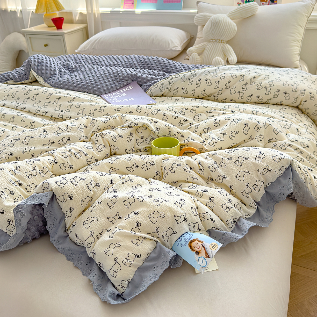 91家纺网 家纺一手货源 找家纺 芯恋家居 2025新款A类提花韩版花边豆豆冬被被子春秋被芯大豆被豆豆被 呆萌兔