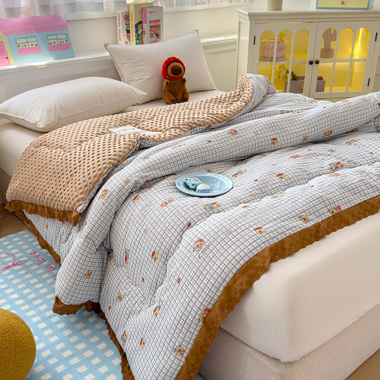 91家纺网 家纺一手货源 找家纺 芯恋家居 2025新款A类提花韩版花边豆豆冬被被子春秋被芯大豆被豆豆被 卡皮巴拉