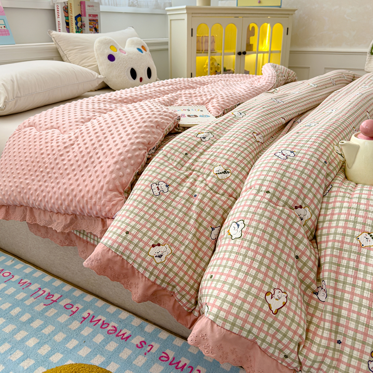 91家纺网 家纺一手货源 找家纺 芯恋家居 2025新款A类提花韩版花边豆豆冬被被子春秋被芯大豆被豆豆被 格子萌宠