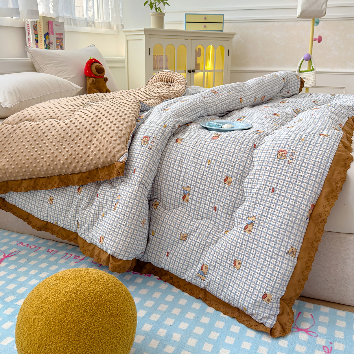 91家纺网 家纺一手货源 找家纺 芯恋家居 2025新款A类提花韩版花边豆豆冬被被子春秋被芯大豆被豆豆被 卡皮巴拉