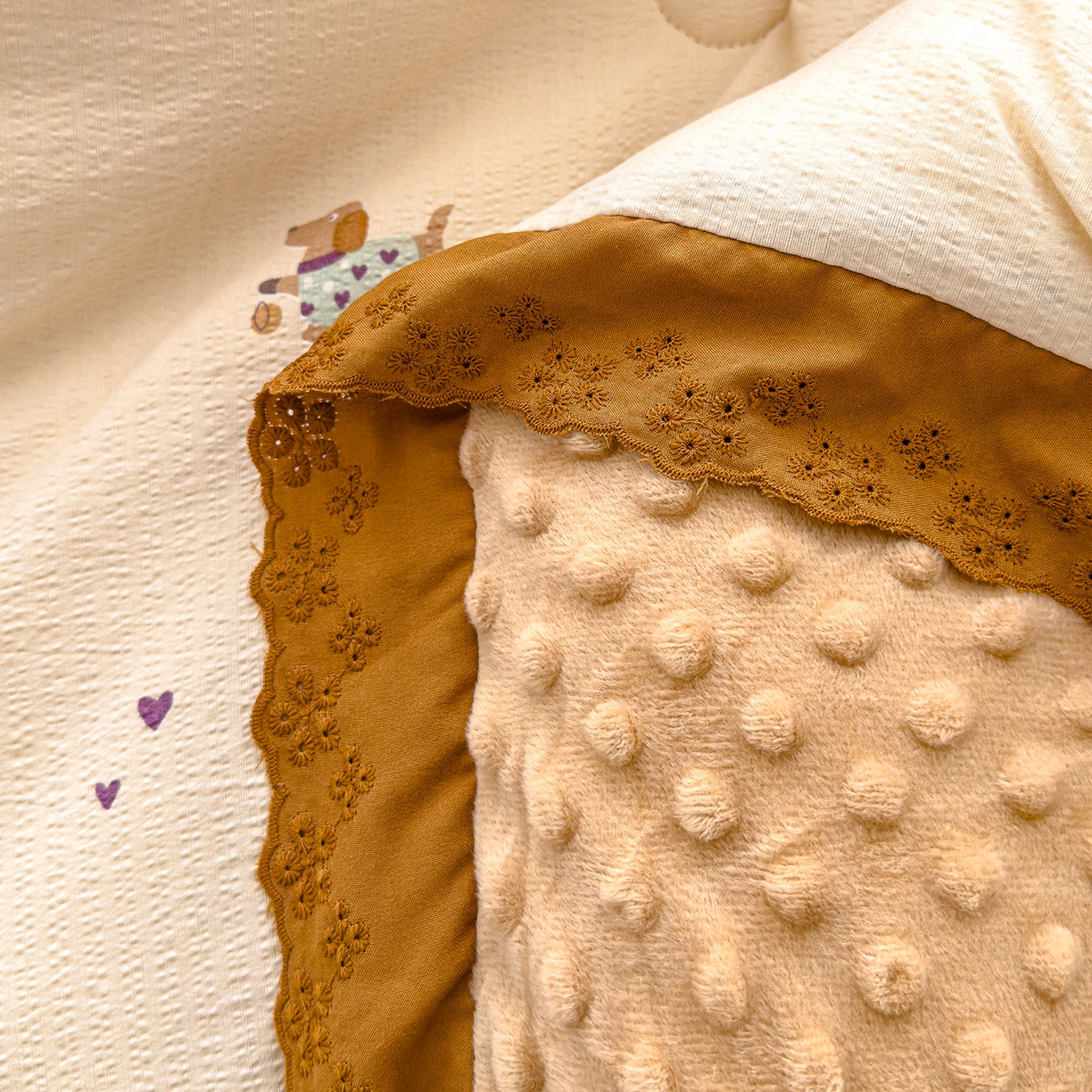 91家纺网 家纺一手货源 找家纺 芯恋家居 2025新款A类提花韩版花边豆豆冬被被子春秋被芯大豆被豆豆被 狗乐园