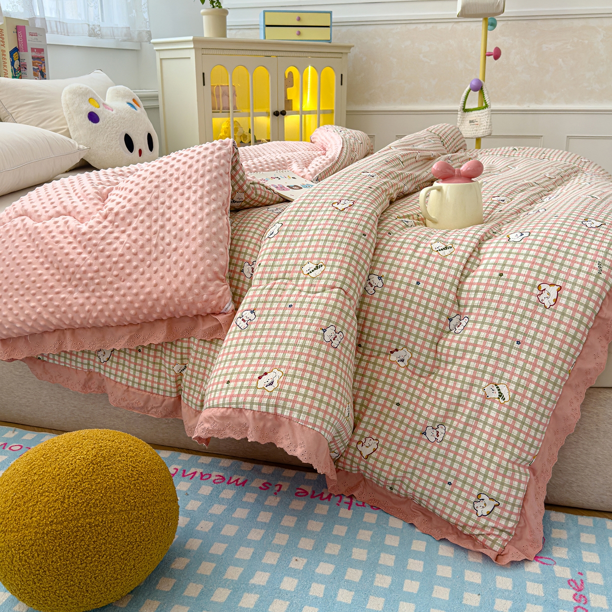 91家纺网 家纺一手货源 找家纺 芯恋家居 2025新款A类提花韩版花边豆豆冬被被子春秋被芯大豆被豆豆被 格子萌宠