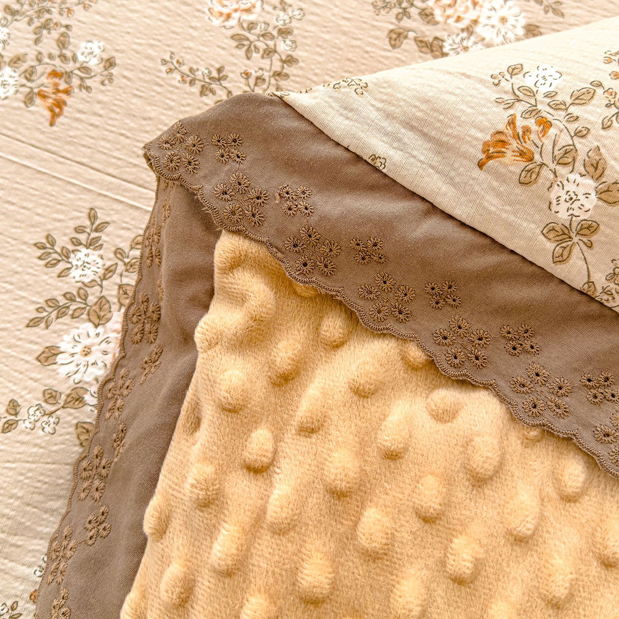 91家纺网 家纺一手货源 找家纺 芯恋家居 2025新款A类提花韩版花边豆豆冬被被子春秋被芯大豆被豆豆被 玫瑰庄园