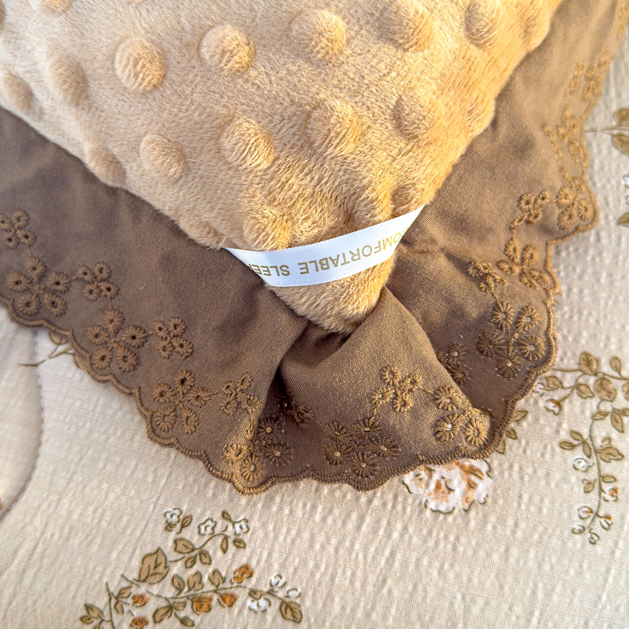 91家纺网 家纺一手货源 找家纺 芯恋家居 2025新款A类提花韩版花边豆豆冬被被子春秋被芯大豆被豆豆被 玫瑰庄园